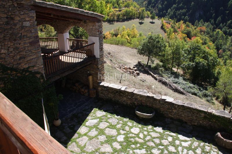 Foto 06046cfd-b9c5-44a5-85a5-a5423cf54fd0. Masia amb calefacció aparcament a Arsèguel