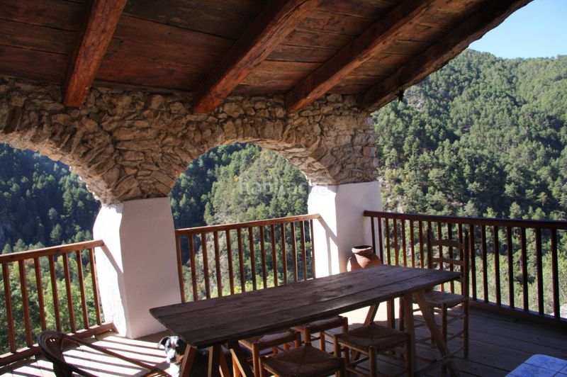 Foto 182d4269-0215-4c69-8e79-3eba8f3d4815. Masia amb calefacció aparcament a Arsèguel