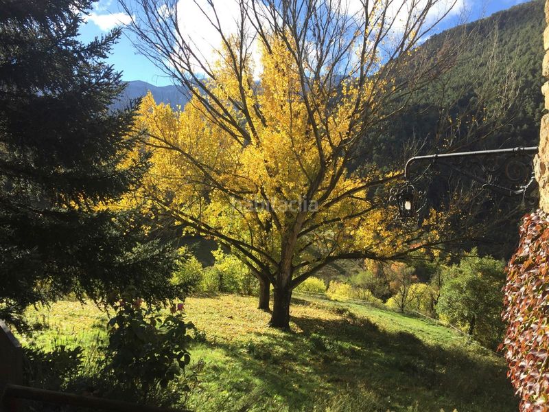 Foto 1ec2b698-4fdd-42db-b16c-f979d26e23e9. Masia amb calefacció aparcament a Arsèguel