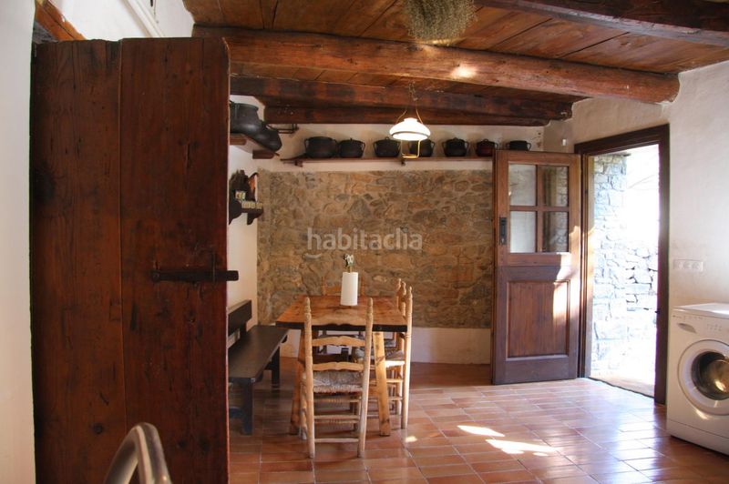 Foto 457dd264-660a-4818-b11d-eec57432e76a. Masia amb calefacció aparcament a Arsèguel