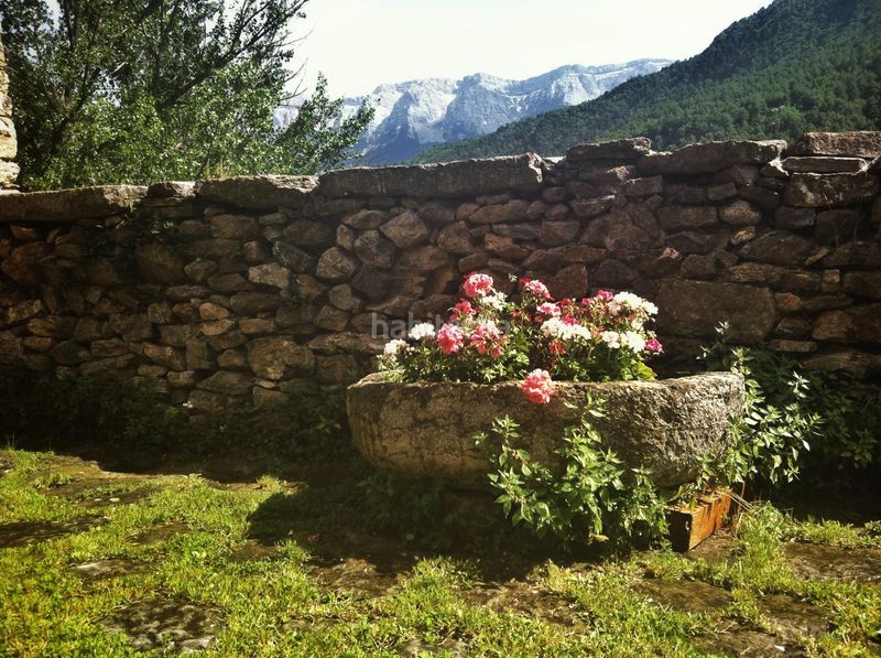 Foto 5ee67be5-0fe4-4d14-8c4e-ee5e2a5fe862. Masia amb calefacció aparcament a Arsèguel