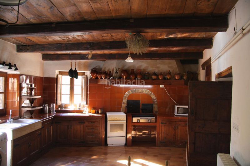 Foto 71614cfe-6e36-4861-b967-3356e111028e. Masia amb calefacció aparcament a Arsèguel