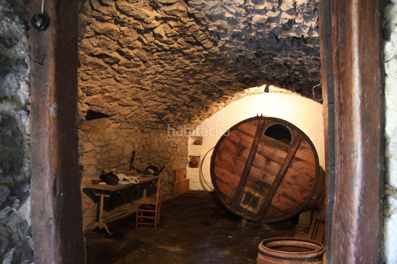 Foto b0b2261a-a3b8-4238-bb81-2227b99df2af. Masia amb calefacció aparcament a Arsèguel