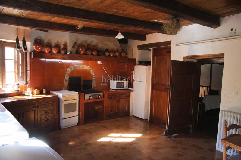 Foto cde47627-3d54-44e0-a32b-d9373677dabf. Masia amb calefacció aparcament a Arsèguel