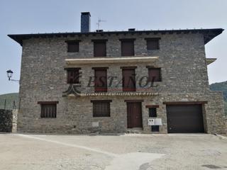 Casa a Montferrer i Castellbò