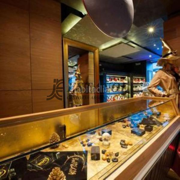 Foto dd3ba309-8c34-4275-85bc-622d5f4430d3. Locale commerciale in Sort