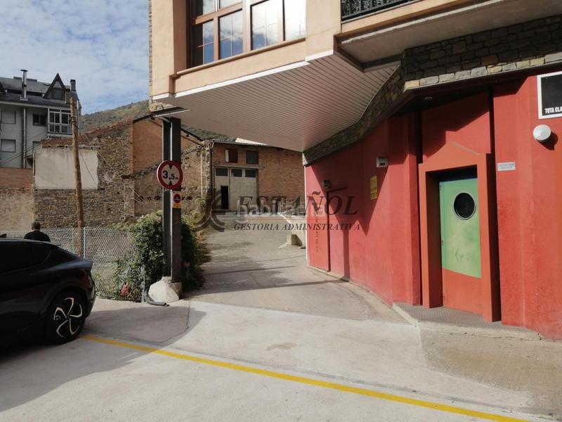 Foto 3c71ed19-a192-4c87-b6a4-84a5c4387029. Local commercial dans Sort