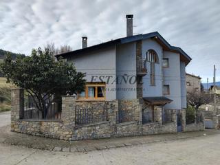 Xalet a Alàs i Cerc