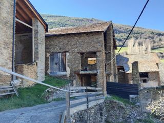 Country house in Rialp