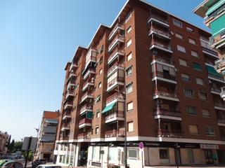 Piso  Calle de sigüenza. Domus desarrollos inmobiliarios vende piso muy céntrico, junto a