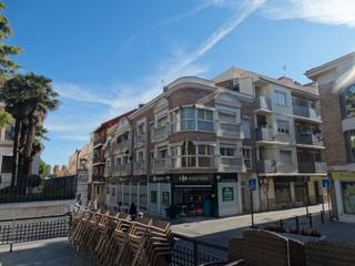 Pis  Plaza moreno. Domus vende precioso piso de 2 dormitorios y 2 baños en la plaza