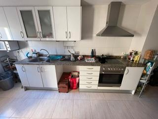 Appartement  Carrer de la pietat. Piso con balcón, moderno, entorno natural y finca tranquila