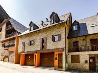 Miete Reihenhaus  N/a. Alquiler temporada de verano casa adosada de cinco habitaciones