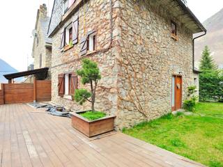 Casa  N/a. Encantadora casa de montaña en salardú calle bodigues