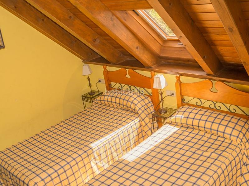 Foto 1a5cf857-4480-4f24-92a6-a6a6de65a5aa. Alquiler local comercial casa aranesa con habitaciones luminosas situada y destinada actualmente a pension. pension alquiler de habitaciones tempor en Les