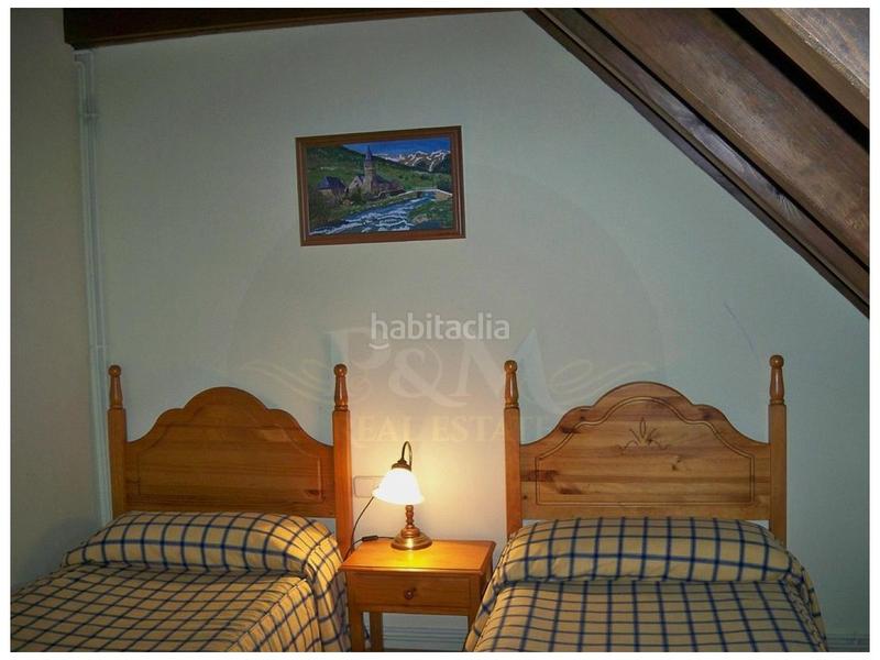 Foto a29a4e34-c5ab-4856-a436-3e384fa286c5. Alquiler local comercial casa aranesa con habitaciones luminosas situada y destinada actualmente a pension. pension alquiler de habitaciones tempor en Les