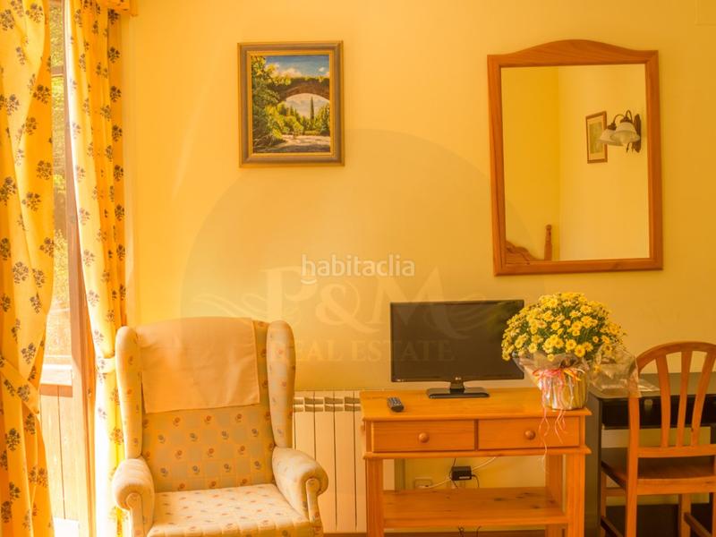 Foto c0fc0d06-0c54-455e-b1d1-b4e44c933c32. Alquiler local comercial casa aranesa con habitaciones luminosas situada y destinada actualmente a pension. pension alquiler de habitaciones tempor en Les