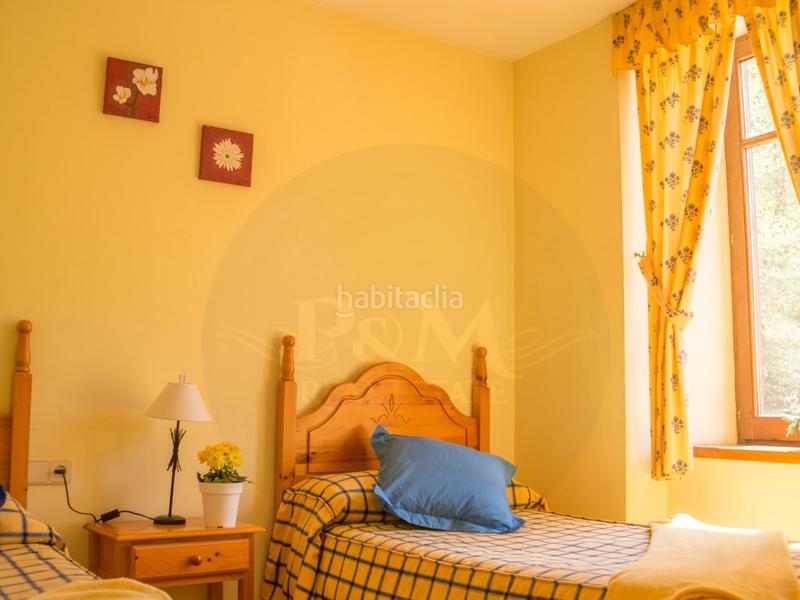 Foto fbf47d26-e7d6-4099-a125-aca00447c07c. Alquiler local comercial casa aranesa con habitaciones luminosas situada y destinada actualmente a pension. pension alquiler de habitaciones tempor en Les