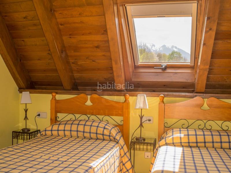 Foto 0e79514d-cef0-4b67-a3b4-81ce8613597d. Location local commercial dans Les