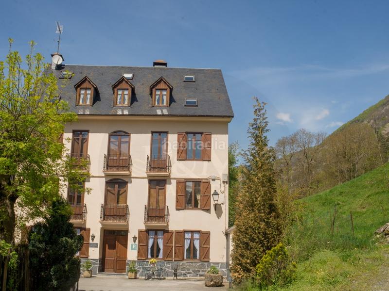 Foto 35ee4471-d92a-45b9-b152-ff8e470c2d5f. Location local commercial dans Les