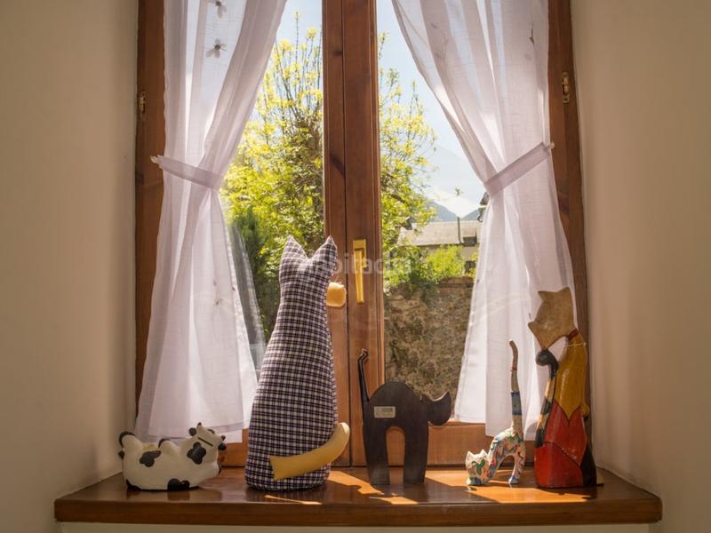 Foto 3bd33552-730d-4820-890b-02f36f68c51e. Location local commercial dans Les