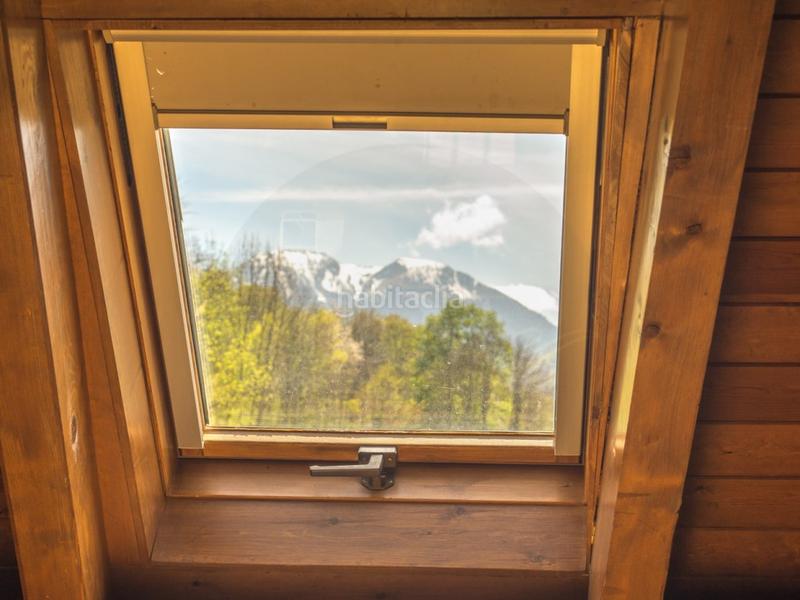 Foto cdc3b3b8-5b2b-44ee-bd76-f4c8ee277ef0. Location local commercial dans Les