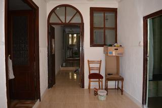 Maison  N/a. Casa de pueblo con patio, pozo y bodega para reformar