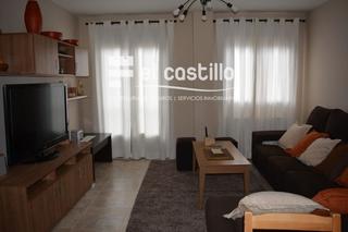 Affitto Appartamento in Sotillo de la Adrada. Piso céntrico para curso escolar, de septiembre a junio.