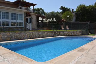 Xalet  Calle celindas, 48. Chalet independiente con piscina, barbacoa, porche de madera, vi
