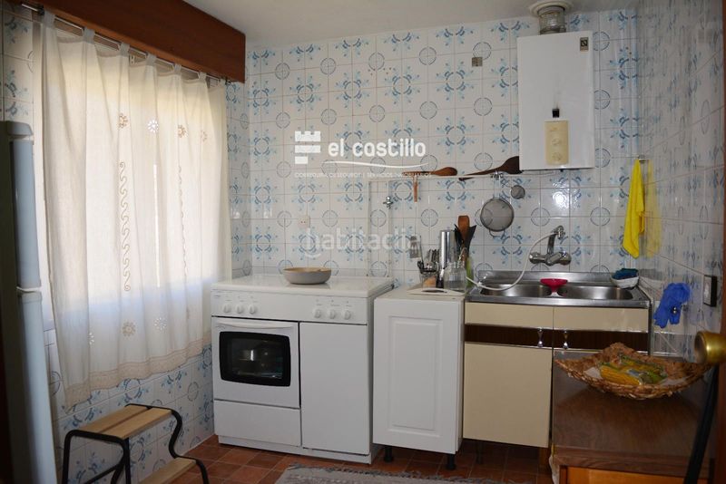 Foto e425502a-fe6d-4430-b214-46ec4b1b9bf2. Flat with heating in Adrada (La)