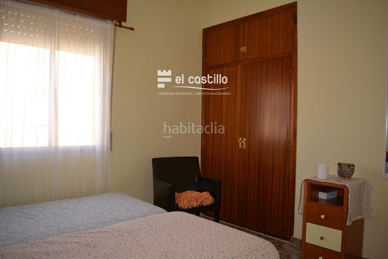 Foto f1deb9b7-2433-4fee-b809-239efc489089. Flat with heating in Adrada (La)