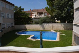 Flat  La adrada. Piso con piscina, ascensor, terraza con vistas, garaje, trastero