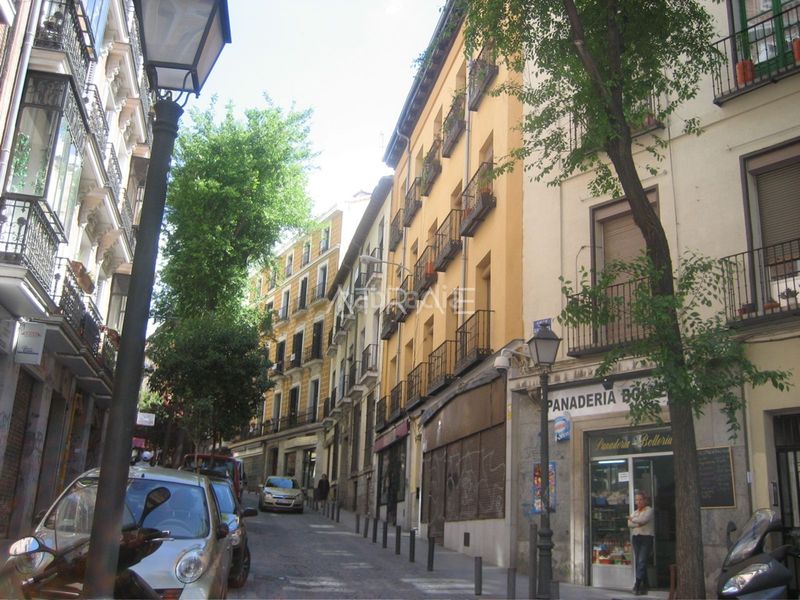 Foto a368df71-2492-416c-829b-a35968f6a1b9. Àtic amb calefacció aparcament a Universidad-Malasaña Madrid