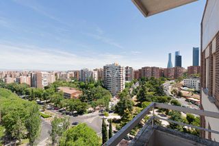 Etagenwohnung  El ferrol. Piso en venta en barrio del pilar madrid