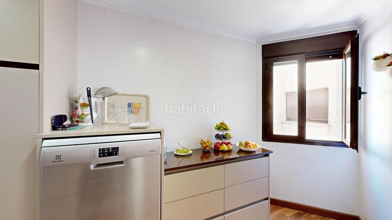 Foto 5b7d4b99-d35e-4944-ab90-ec3c8665dc50. Apartament amb aparcament a Juan Carlos I Murcia