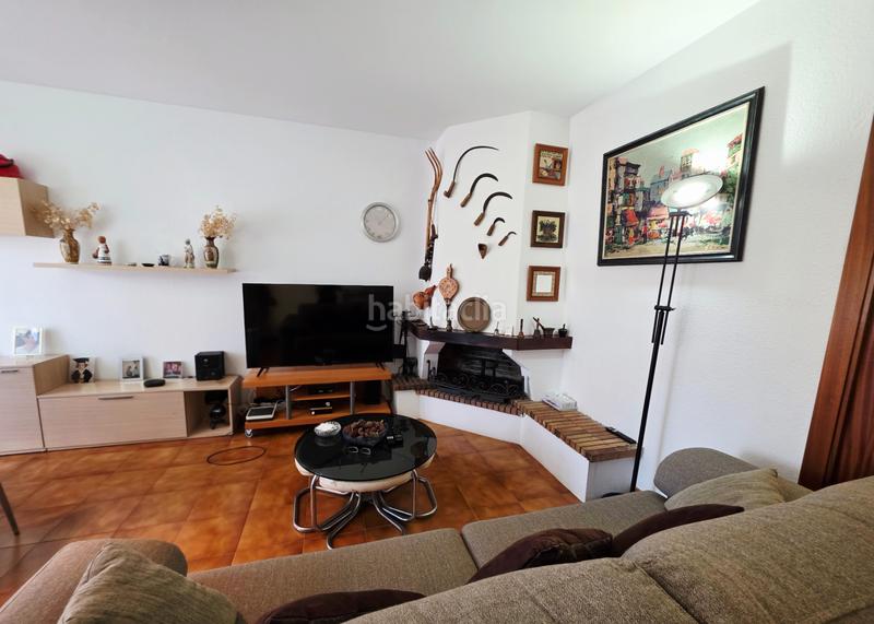 Foto 10d4b5cc-516e-43e1-96b1-99f1c188f791. Casa adossada amb xemeneia aparcament a Coma-ruga platja Coma-ruga