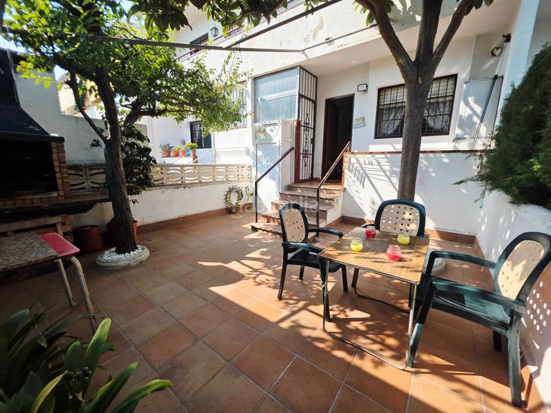 Foto 40d6f2a6-0926-4090-9491-a643e5fd6b79. Casa adossada amb xemeneia aparcament a Coma-ruga platja Coma-ruga