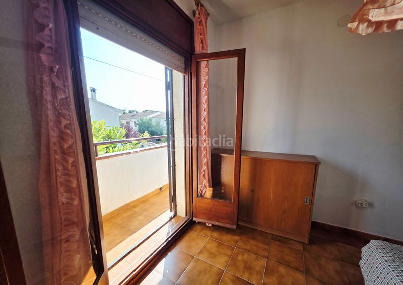 Foto 471f2708-7c45-445c-9bc2-14d6b7754c3c. Casa adossada amb xemeneia aparcament a Coma-ruga platja Coma-ruga