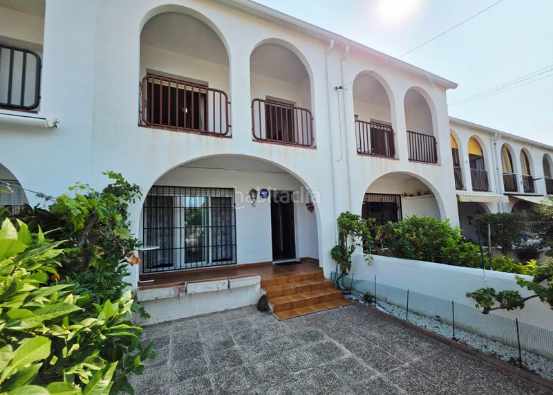 Foto 5ca9ca88-ff31-4aee-b8d8-dd5318cc3ac7. Casa adossada amb xemeneia aparcament a Coma-ruga platja Coma-ruga