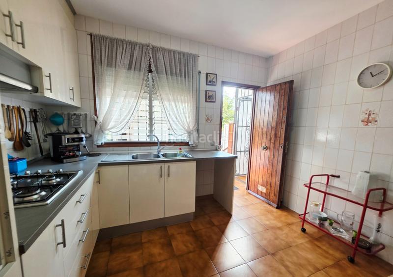 Foto 6bcfb3fc-aea4-4a67-bd44-ec5f564f8fb1. Casa adossada amb xemeneia aparcament a Coma-ruga platja Coma-ruga