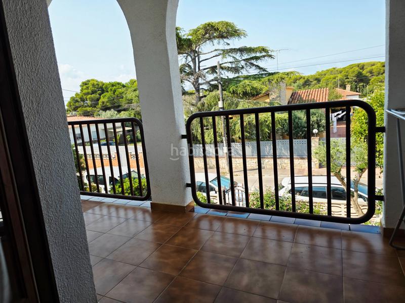 Foto 905d0b9f-d88b-47d2-b975-4f46f37f1248. Casa adossada amb xemeneia aparcament a Coma-ruga platja Coma-ruga