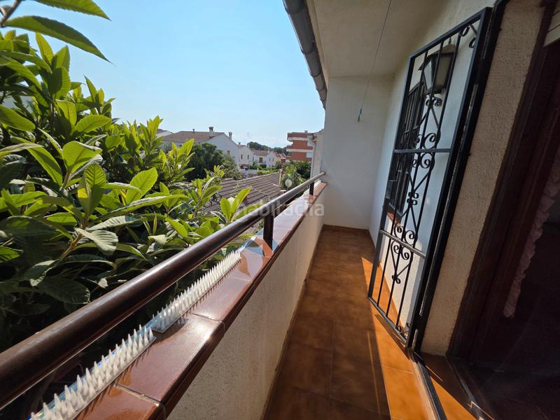 Foto d6761ad7-2df7-4b54-b517-82f65af8b914. Casa adossada amb xemeneia aparcament a Coma-ruga platja Coma-ruga