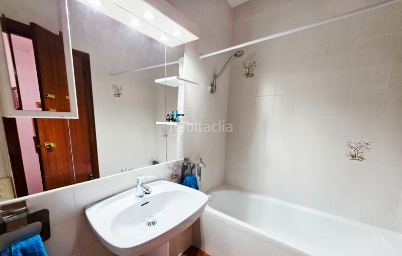 Foto fa0062ae-d3ac-4c6b-adde-eedae5386368. Casa adossada amb xemeneia aparcament a Coma-ruga platja Coma-ruga