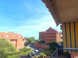 Appartement  Avinguda de vilares. Piso con 3 habitaciones con ascensor y calefaccin