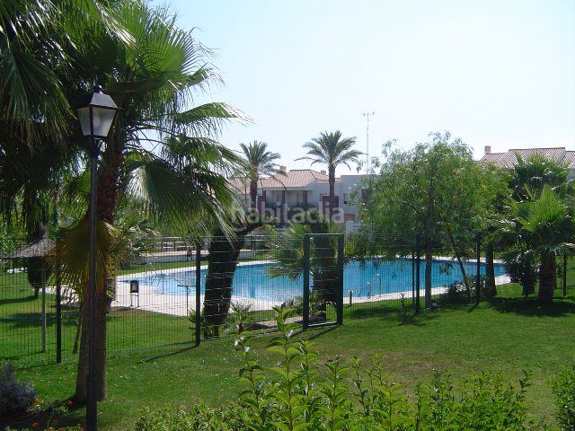 Foto a1682a1f-caec-485a-822e-5a3017362d14. Apartament amb piscina a La Barrosa Chiclana de la Frontera