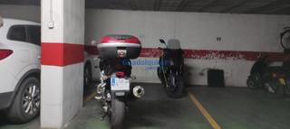 Parking voiture à La Buhaira. Garaje en camilo josé cela