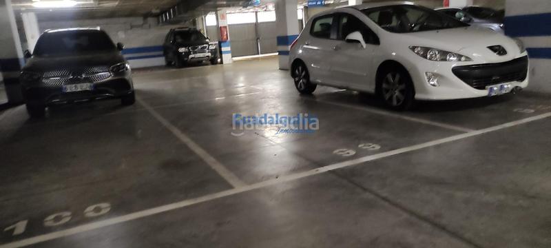 Foto 7878ed2d-f38d-4680-ad3b-5fe33c2c4d87. Autoparkplatz in La Buhaira Sevilla