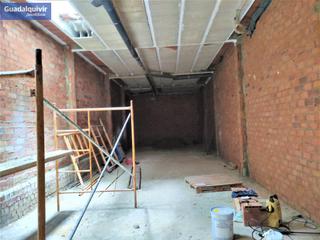Lloguer Local Comercial a Triana Oeste. Magnífico local comercial en alquiler