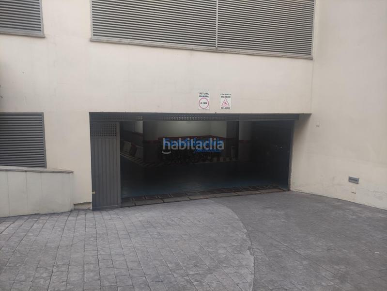 Foto 80417e98-7586-49b1-815a-dbe1df8c6c99. Aparcament cotxe a La Buhaira Sevilla