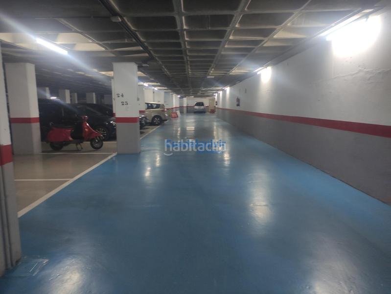 Foto 9974ca47-5223-4355-a533-0025fb78e488. Aparcament cotxe a La Buhaira Sevilla